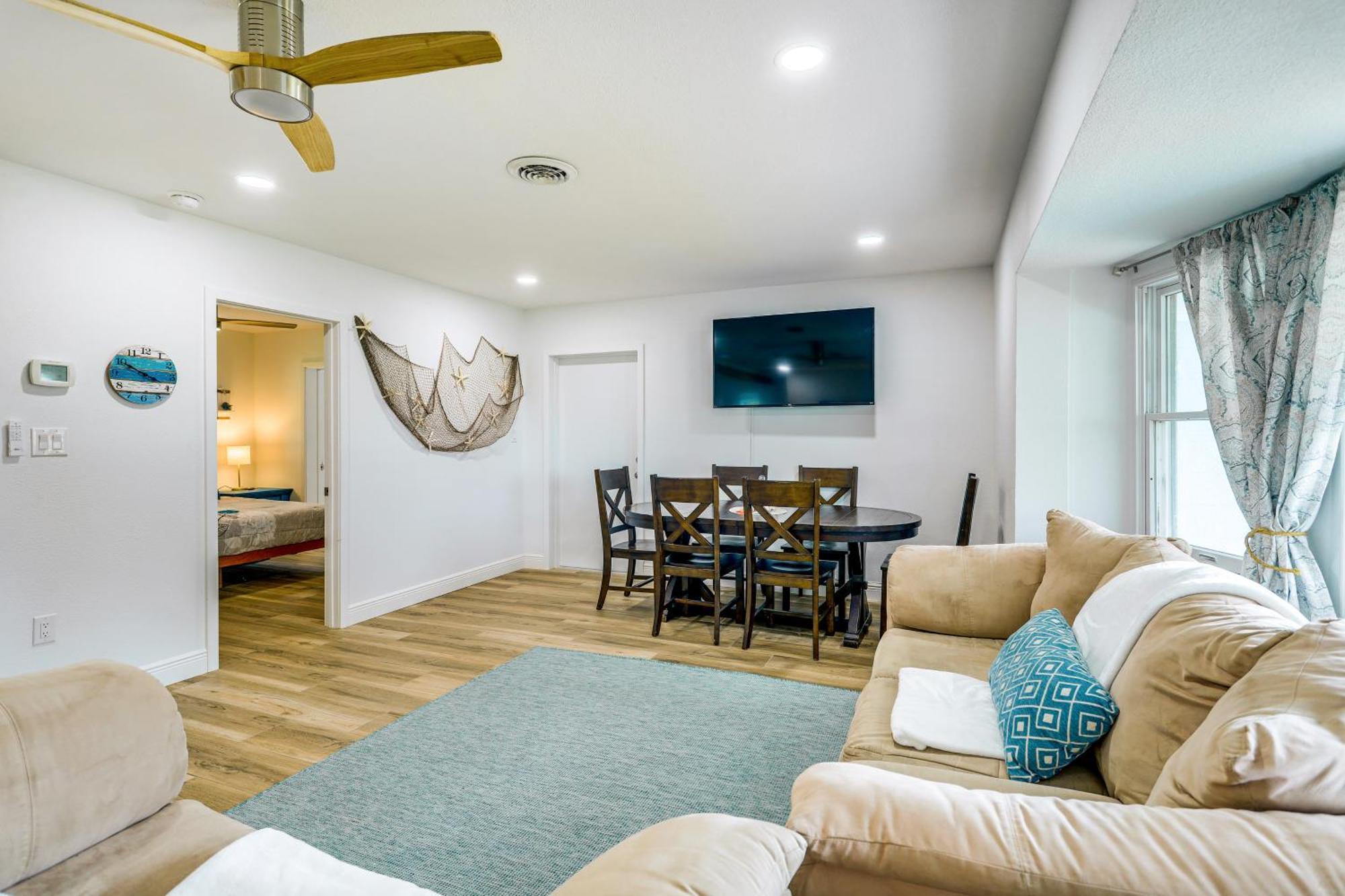Pet-Friendly Cocoa Beach Home Walk To Beach! Exterior photo