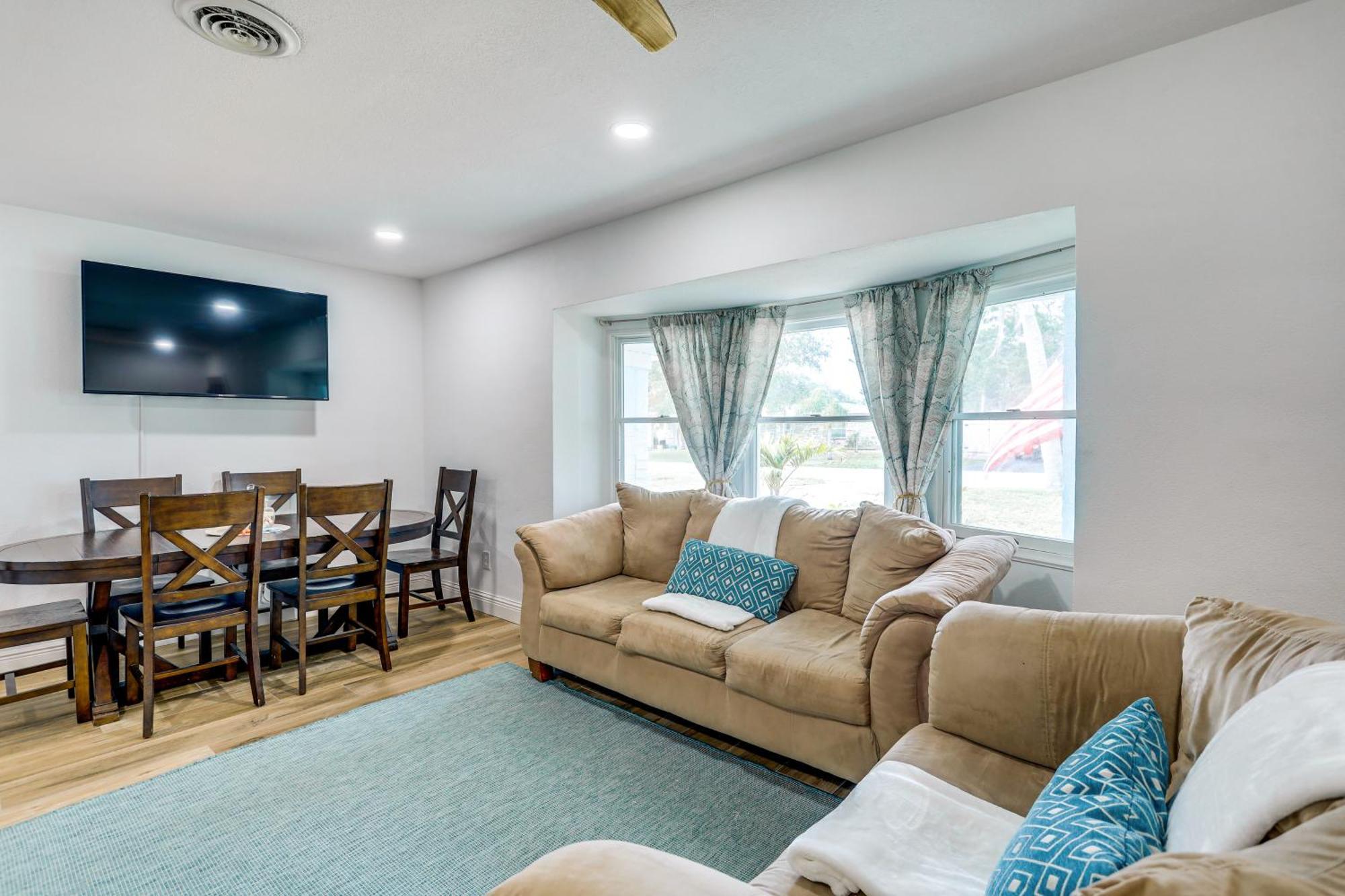 Pet-Friendly Cocoa Beach Home Walk To Beach! Exterior photo